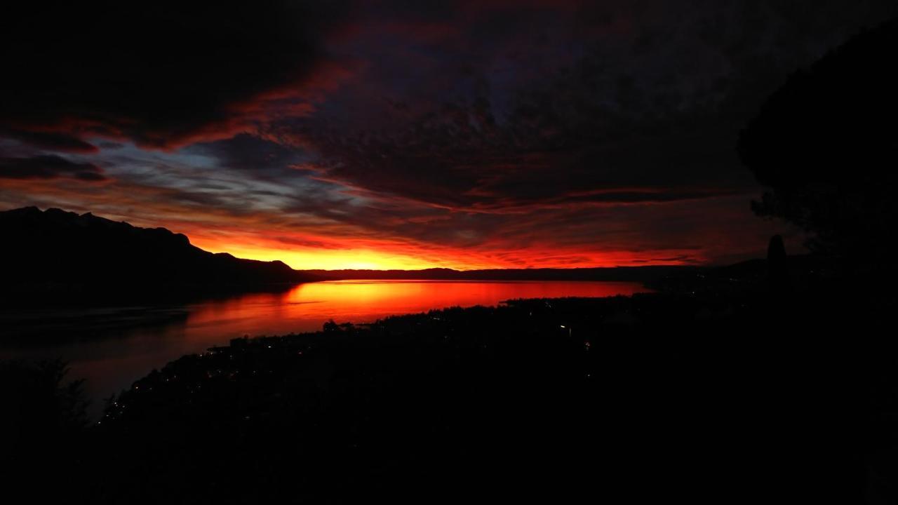 Sunset House With Gorgeous View Of The Lake Montreux Buitenkant foto